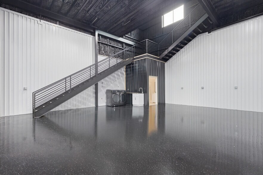 More Photos Of 15850 Salado Airport Rd, Salado Airplane Hangar For Sale