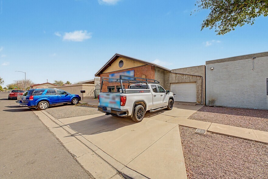More Photos Of 6819 N 55th Dr, Glendale Warehouse For Lease