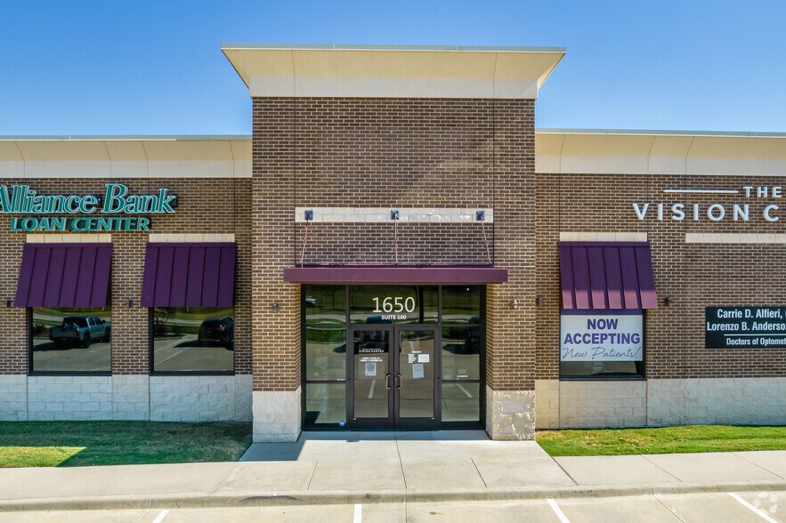 More Photos Of 1650 N Lake Forest Dr, McKinney Medical For Lease