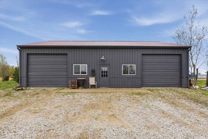 More Photos Of 6610 N 264th Cir, Valley Warehouse For Sale