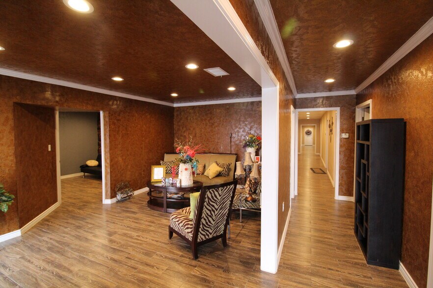More Photos Of 1221 W University Blvd, Odessa Medical For Sale