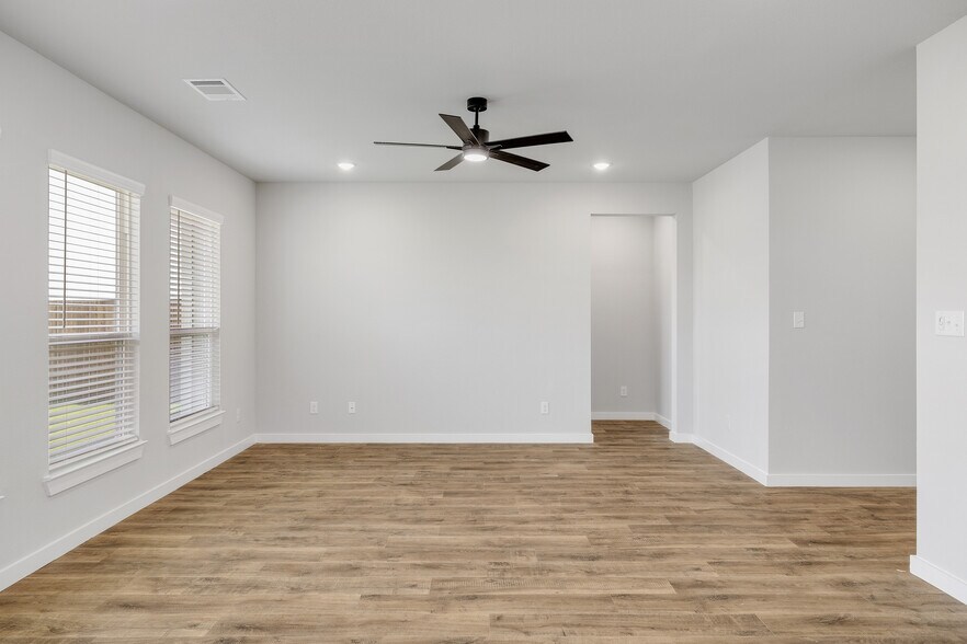 More Photos Of 4059 Clovis St, Midlothian Multifamily For Sale