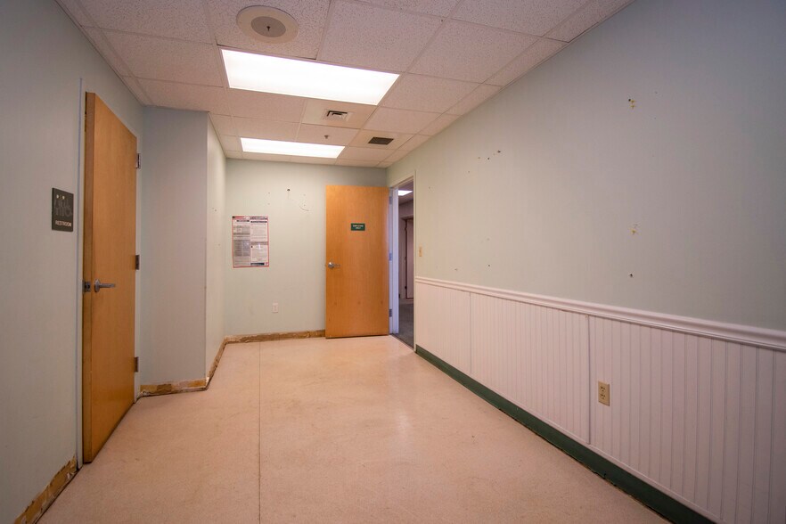 More Photos Of 2525 Harbor Blvd, Port Charlotte Medical For Lease