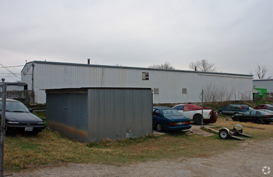More Photos Of 5225 Cesar Chavez St E, Austin Industrial For Sale