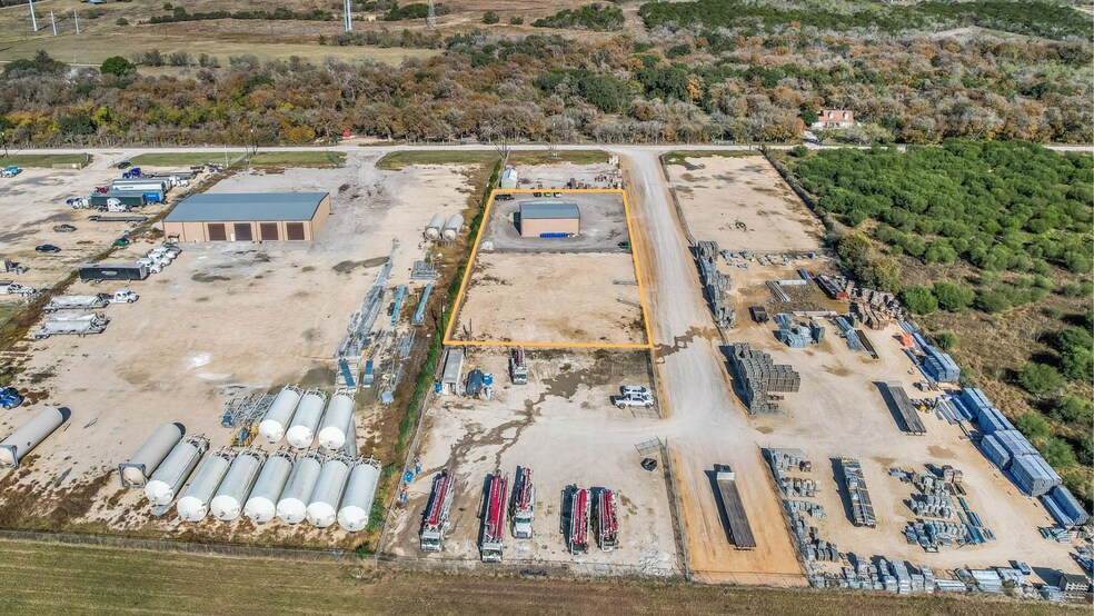 More Photos Of 7412-7420 Buttrum Way, New Braunfels Warehouse For Lease