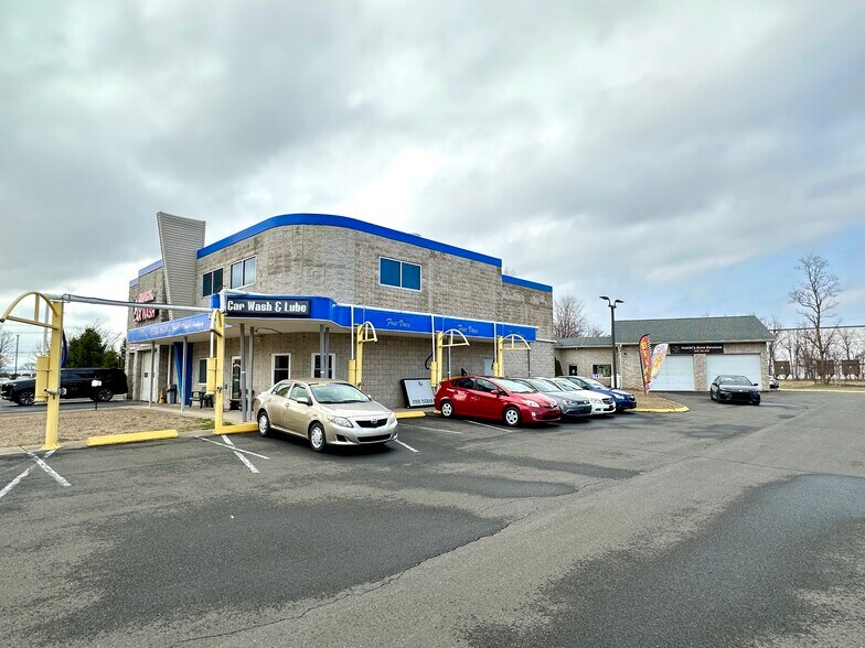 More Photos Of 590 Spring St, Windsor Locks Auto Repair For Sale