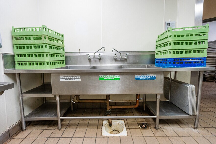 More Photos Of 3162 S Atlantic Ave, Daytona Beach Shores Restaurant For Sale