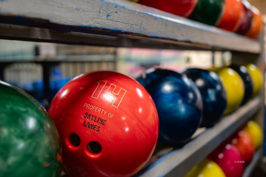 More Photos Of 1037 OH-7, Gallipolis Sports And Entertainment For Sale