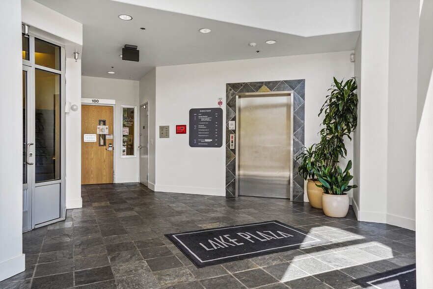 More Photos Of 6902 SE Lake Rd, Milwaukie Medical For Lease