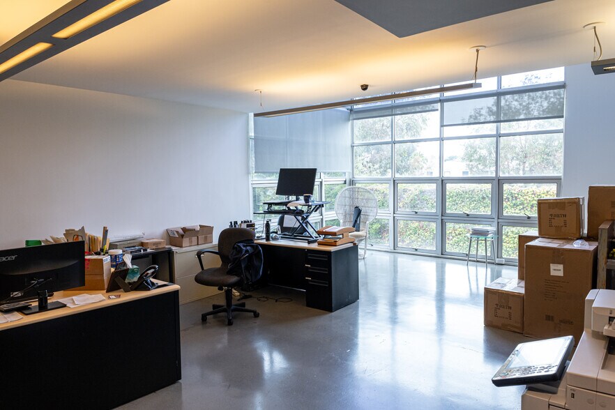 More Photos Of 1750 14th St, Santa Monica Loft Creative Space For Lease