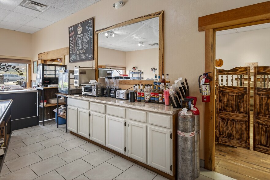 More Photos Of 545 S Main St, Camp Verde Storefront For Sale