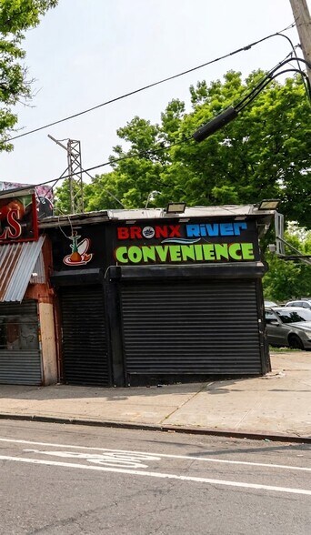 More Photos Of 1560 E 174th St, Bronx Storefront For Lease