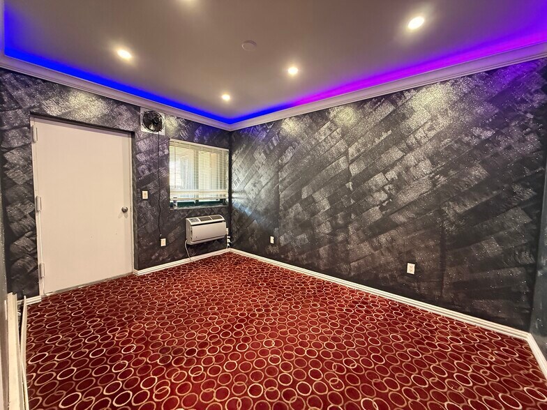 Primary Photo Of 40-04 73rd St, Woodside Office For Lease