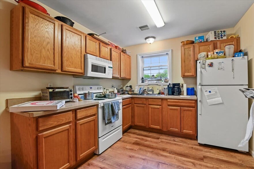 More Photos Of 141 Bellemonte Ave, Hawley Apartments For Sale