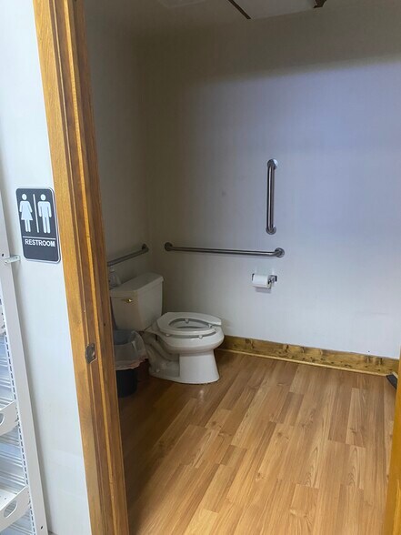 More Photos Of 145 Riley St, Dundee Storefront Retail Office For Sale