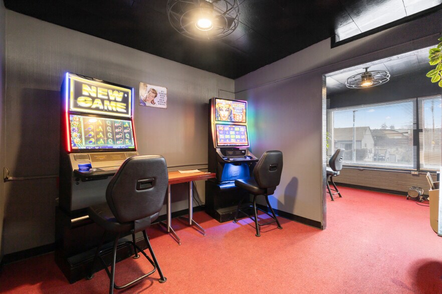 More Photos Of 1414 Oregon Ave, Klamath Falls Office For Sale