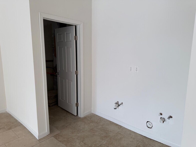 More Photos Of 15 S Route 9W, West Haverstraw Freestanding For Lease
