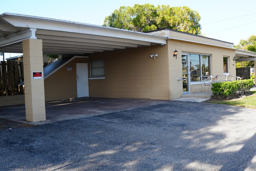 More Photos Of 4460 Edgewater Dr, Orlando Office For Lease