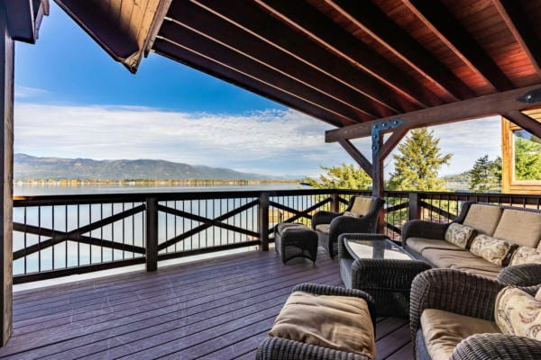 More Photos Of 41-45 Lakeshore Dr, Sagle Hotel For Sale