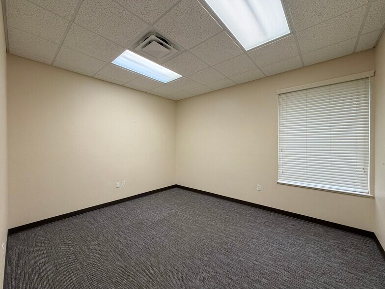 More Photos Of 3107 Medical Way, Sebring Office For Lease