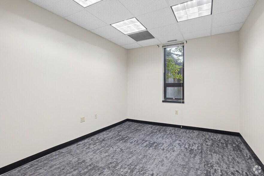 More Photos Of 58 Concord St, North Reading Office For Lease