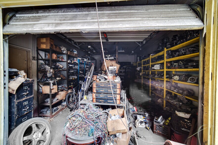 More Photos Of 2116 S California Ave, Chicago Auto Repair For Sale