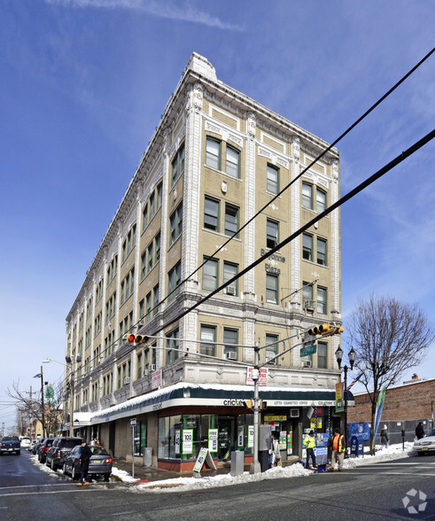 Primary Photo Of 473 Broadway, Bayonne Office For Lease