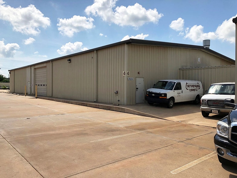 More Photos Of 2624-2700 Railroad Dr, Edmond Manufacturing For Sale