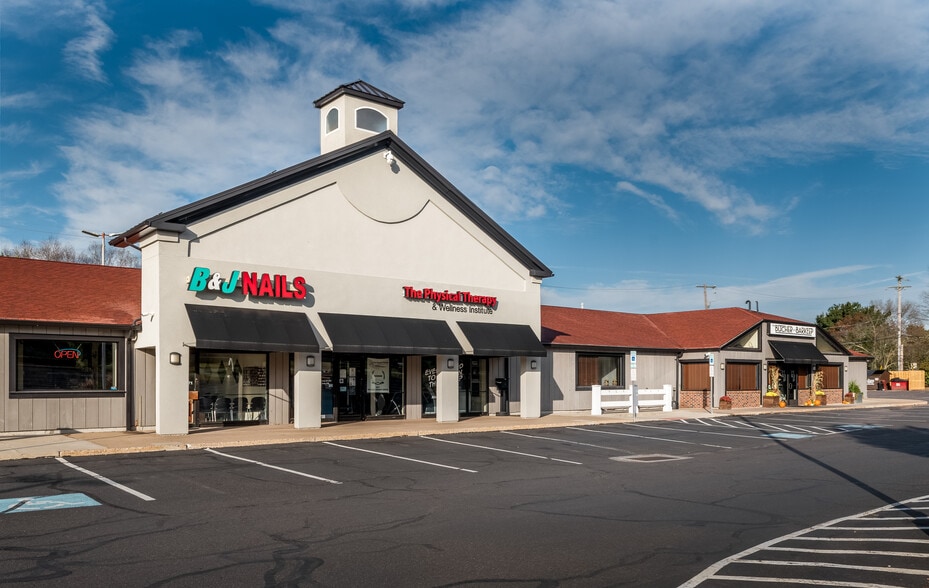 More Photos Of 672-712 Main St, Harleysville Unknown For Lease