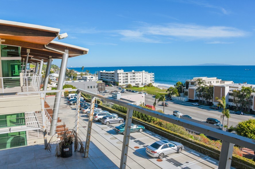 More Photos Of 22619 Pacific Coast Hwy, Malibu Loft Creative Space For Lease