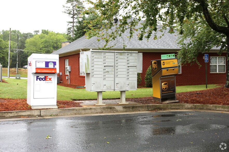 More Photos Of 309 Pirkle Ferry Rd, Cumming Office For Lease