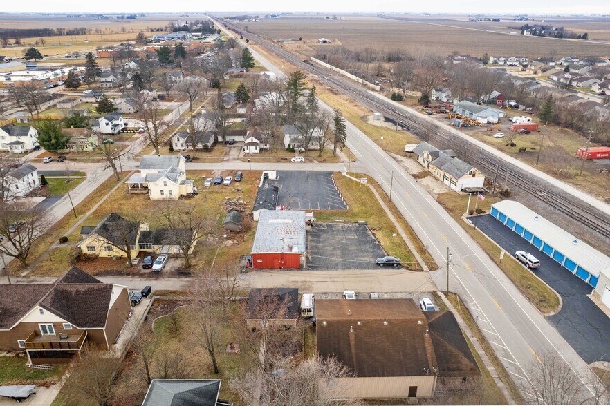 More Photos Of 225 W Market St, Somonauk General Retail For Sale
