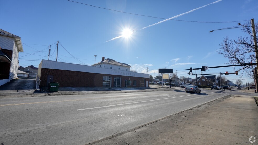 Primary Photo Of 1105 Wheeling Ave, Cambridge Auto Repair For Lease