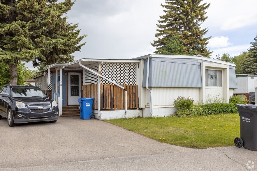 More Photos Of Creekside Estate, Red Deer Manufactured Housing Mobile Home Park For Sale