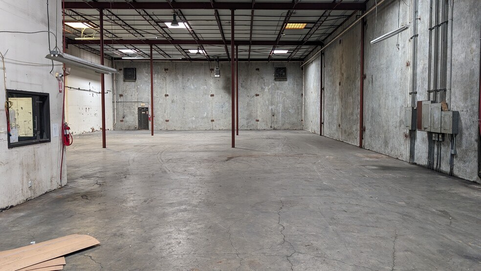 More Photos Of 4702 Baldwin Blvd, Corpus Christi Warehouse For Lease