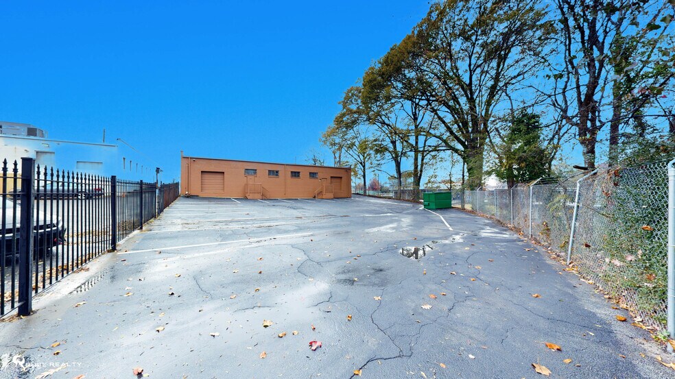 Primary Photo Of 1415 Howell Mill Rd NW, Atlanta Office For Sale