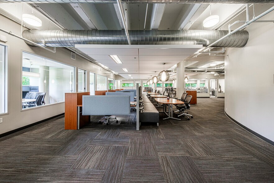 More Photos Of 13600 Bishops Ct, Brookfield Office For Lease