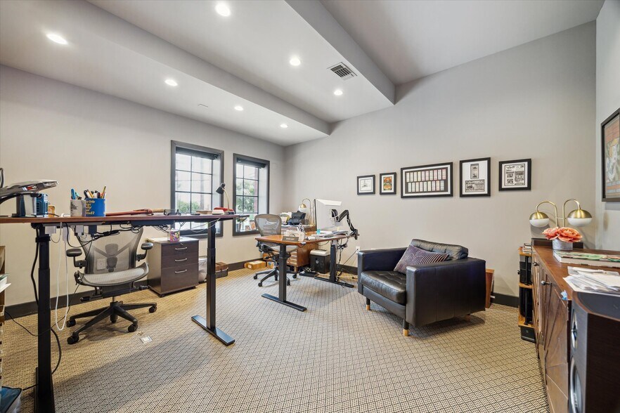 More Photos Of 5913 Washington Ave, Houston Office Residential For Sale