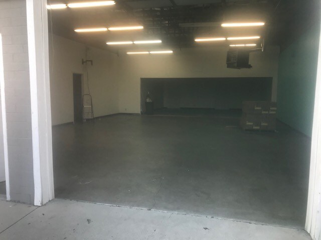 More Photos Of 3007-3023 S West Temple, Salt Lake City Light Manufacturing For Lease
