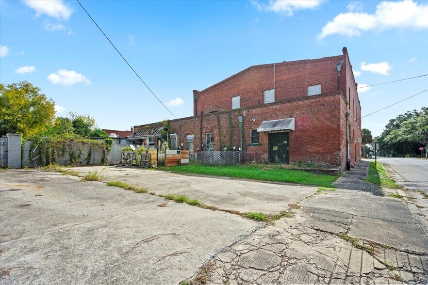 More Photos Of 163 W Main St, Timmonsville General Retail For Sale