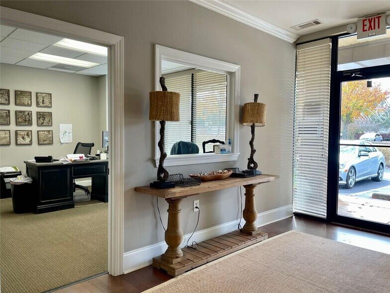 More Photos Of 4913 Summer Oak Dr, Buford Light Manufacturing For Lease