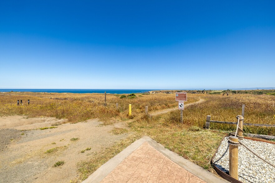 More Photos Of 19351 Del Mar Dr, Fort Bragg Specialty For Sale