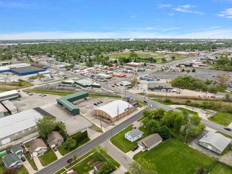 More Photos Of 2419 Lapeer Rd, Port Huron General Retail For Sale