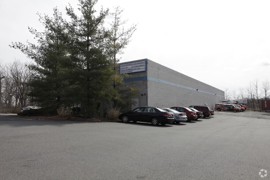 More Photos Of 47-143 Glendale Ave, Edison Light Distribution For Lease