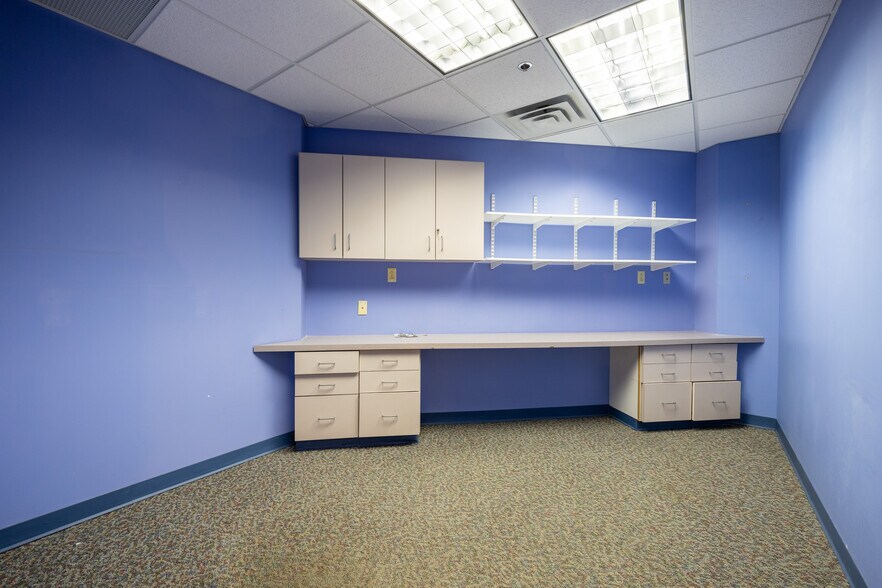 More Photos Of 980 Westfall Rd, Rochester Medical For Lease