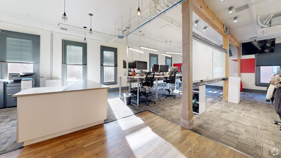 More Photos Of 1601 17th St, Denver Office For Sale