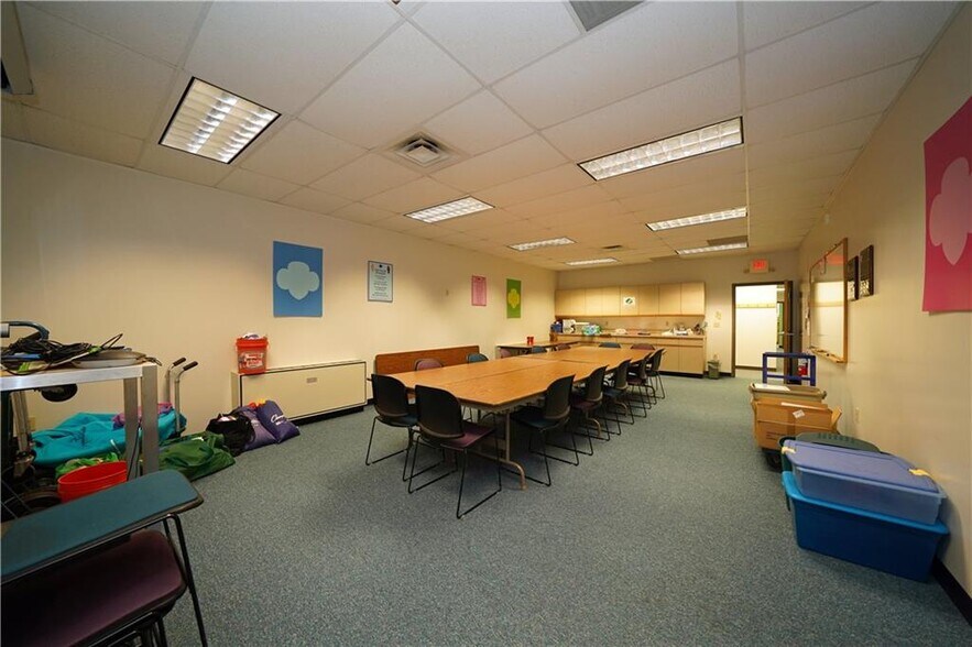 More Photos Of 226 Colonial Dr, Horseheads Office For Sale