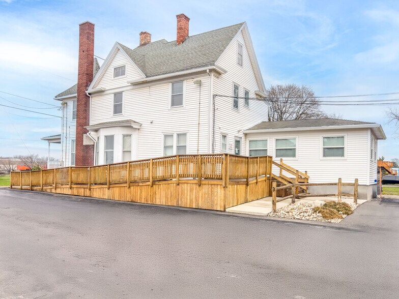 More Photos Of 1367 W Ridge Rd, Rochester Office For Sale