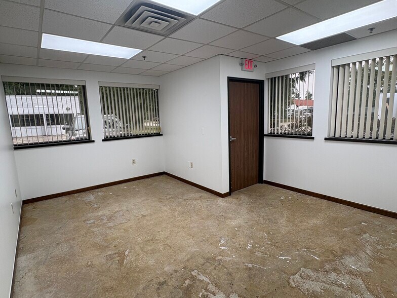 More Photos Of 38451 Webb Dr, Westland Warehouse For Lease
