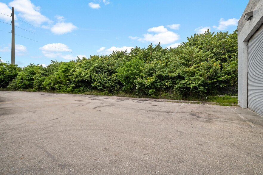 More Photos Of 800 SW 17th Ave, Delray Beach Warehouse For Sale